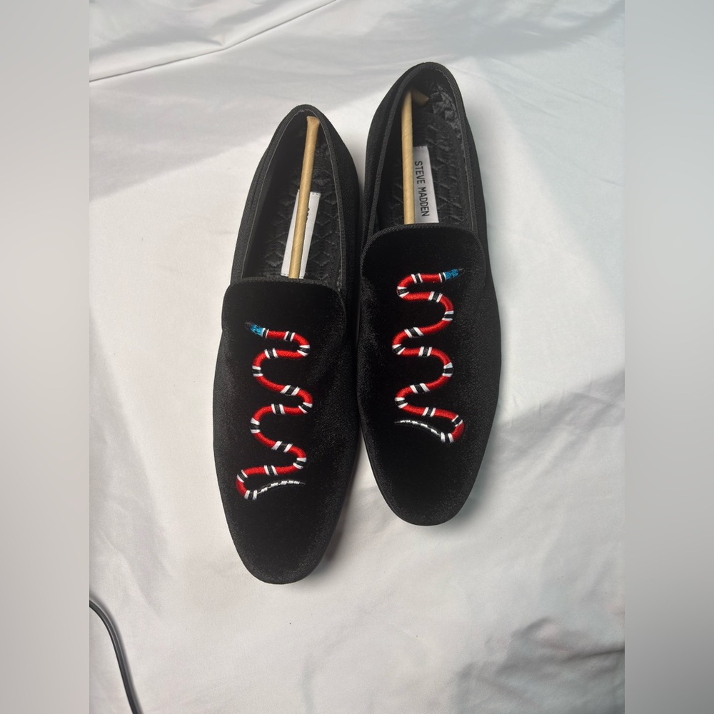 Steve Madden Mixin Black‎ Velvet Snake Embroidered Loafers Size 8 New in Box